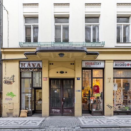 Charming 1 Bedroom Apartment In The City Center Of Praga Exterior foto
